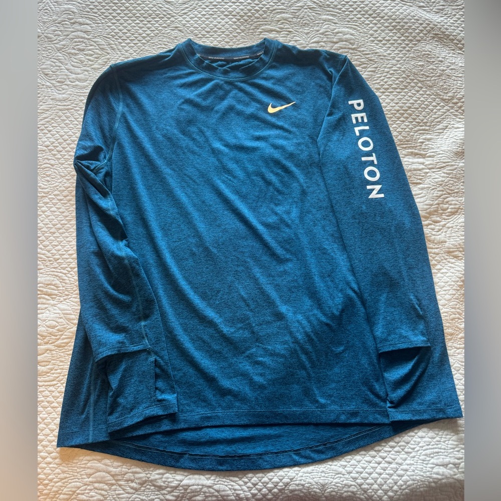 Nike x Peloton Collab - Long sleeve top EUC Size XL